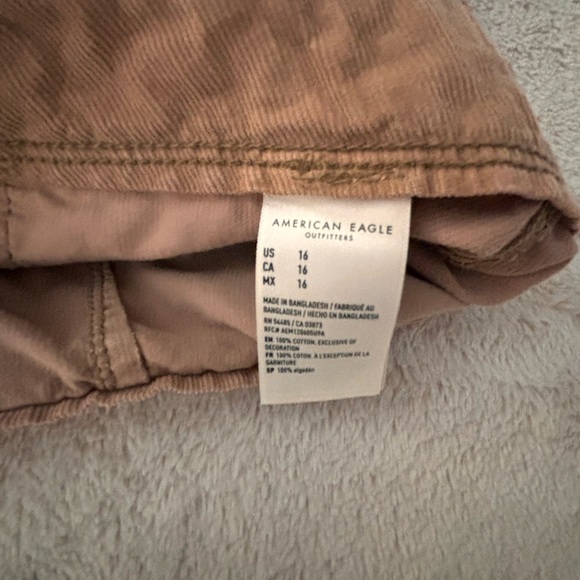 American Eagle highest rise 90’s boyfriend short - Picture 3 of 6